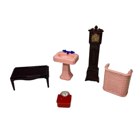 Renwal Plasco Toy Doll House Furniture Sink Hamper Table Clock Scale - Picture 1 of 9